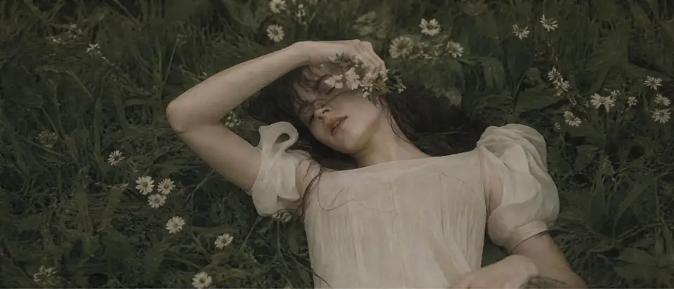 Lily House — still 1